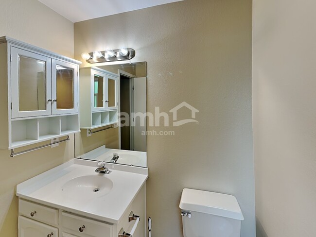 Building Photo - 4183 S Lisbon Way