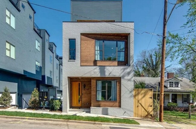 Building Photo - 2718 Delaware Ave