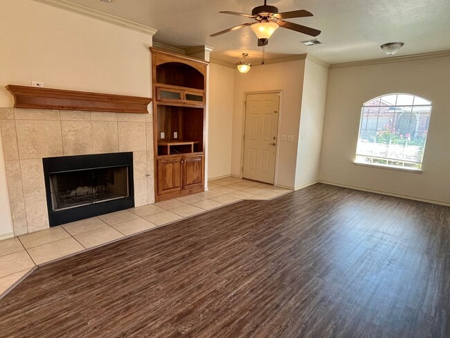 Building Photo - Great 3 Bed, 2 Bath Duplex In Edmond!!