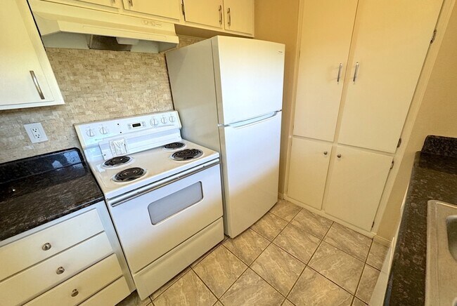 Building Photo - 808 Coriander Dr