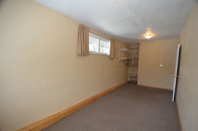 Building Photo - 1 bedroom in Warrior's Mark!