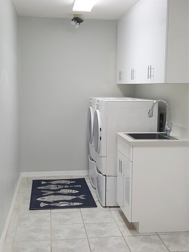 Building Photo - 7922 Steeplechase Ln