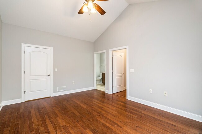 Building Photo - 4935 Willow Bluff Cir
