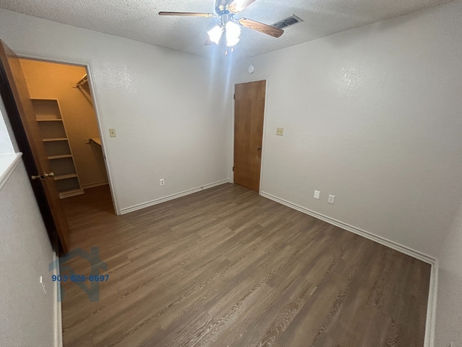Building Photo - 203 Jeffrey Ln