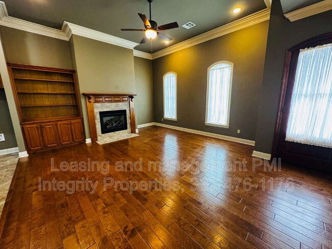 Building Photo - 106 Shadow Springs Dr