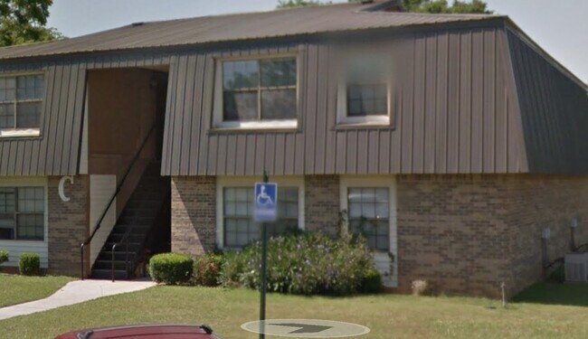Primary Photo - 401 Dogwood Dr