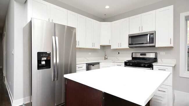 Building Photo - 4906 N Rockwell St