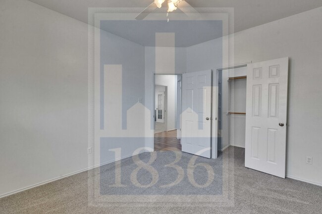 Building Photo - 1204 Thackeray Ln
