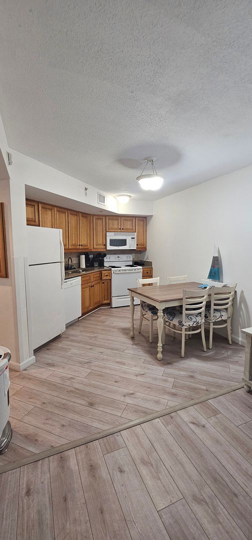 Building Photo - Beach Living at Its Finest – Fully Furnished 1BR/1BA Condo | All Utilities Included