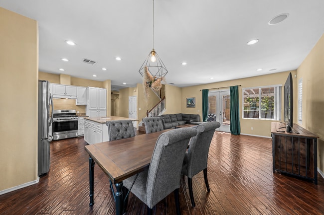 Building Photo - 1732 Wolf Canyon Loop