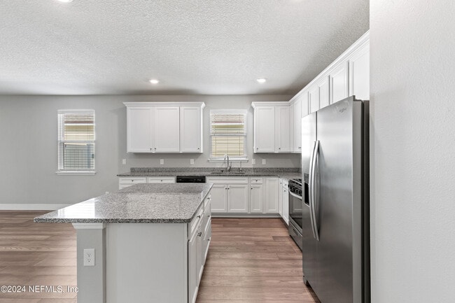 Building Photo - 4570 Creekside Blf St