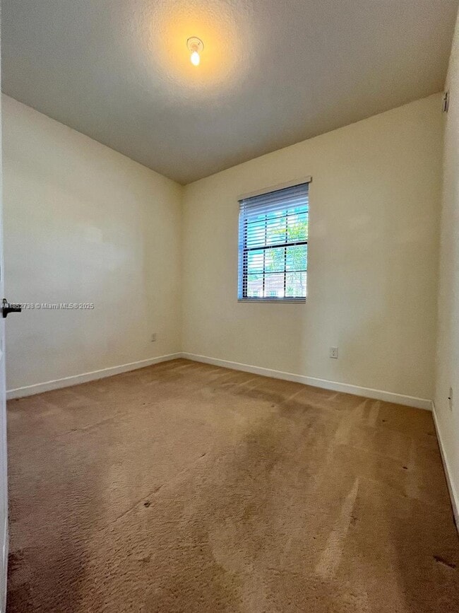 Building Photo - 159 SE 33rd Terrace