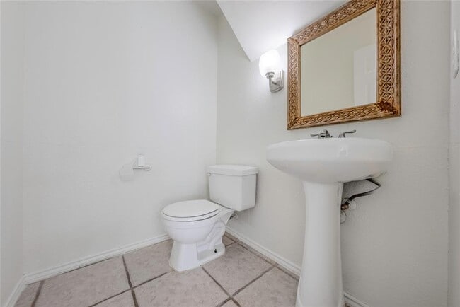 Building Photo - 13701 Cambourne Dr