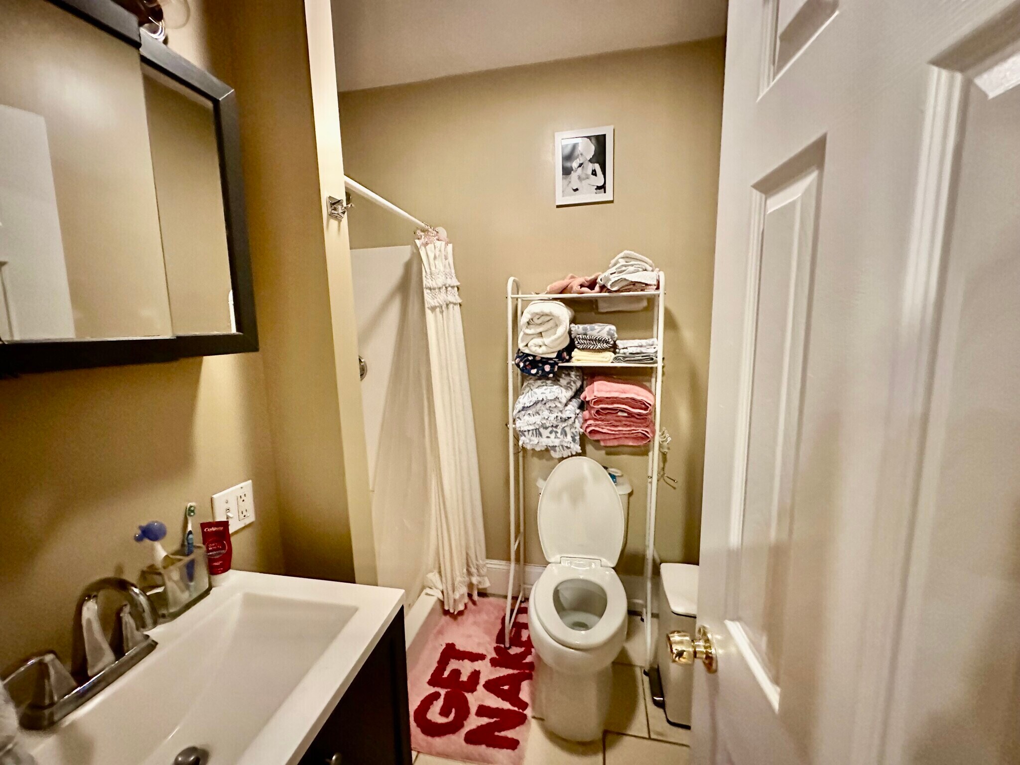 Building Photo - 72 Egmont St