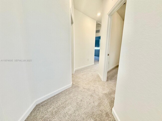 Building Photo - 2600 SE 25th St