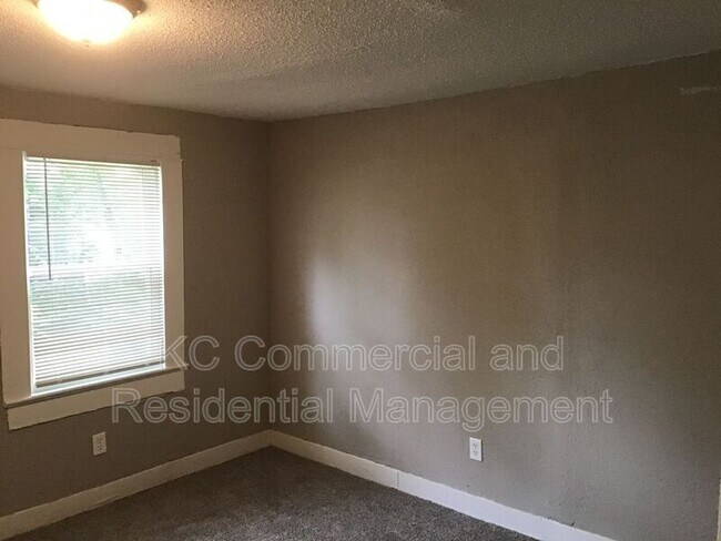 Building Photo - 107 Clinton Pl