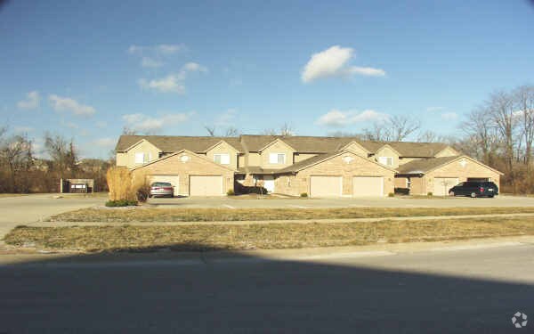 Primary Photo - 5345 Camelot Dr