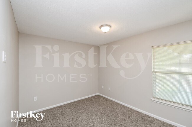 Building Photo - 13772 Fish Eagle Dr W