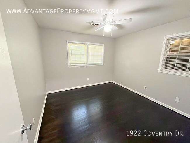 Building Photo - 1922 Coventry Dr