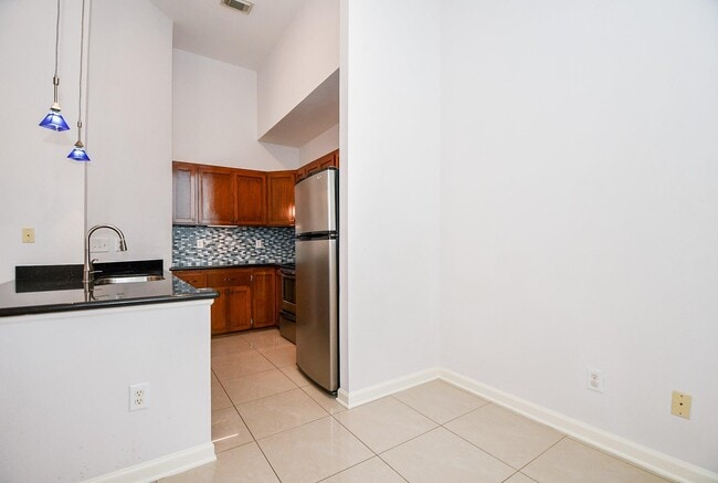 Building Photo - 2431 Dorrington St