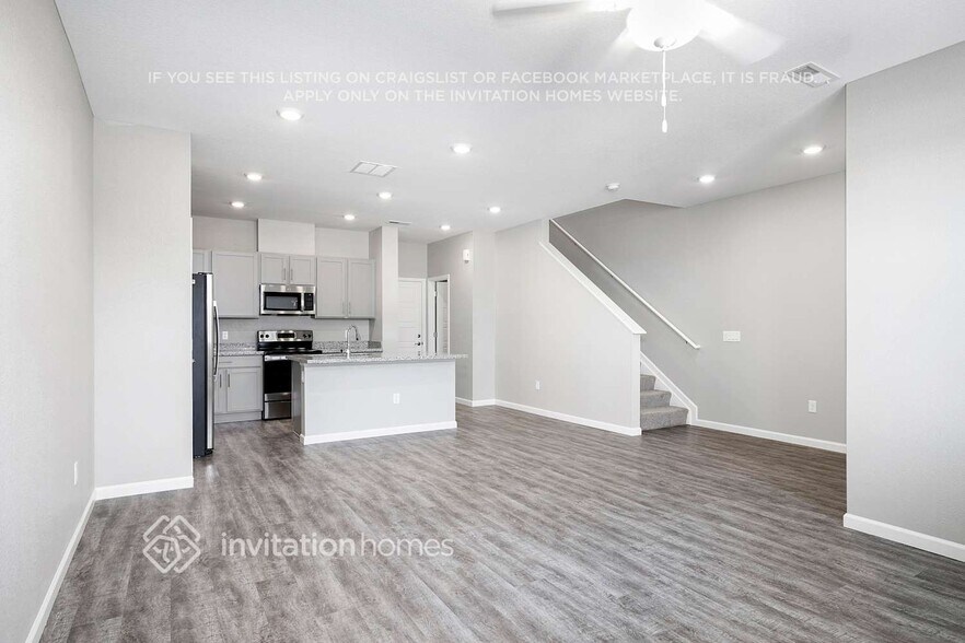 Building Photo - 1718 S Elk Way
