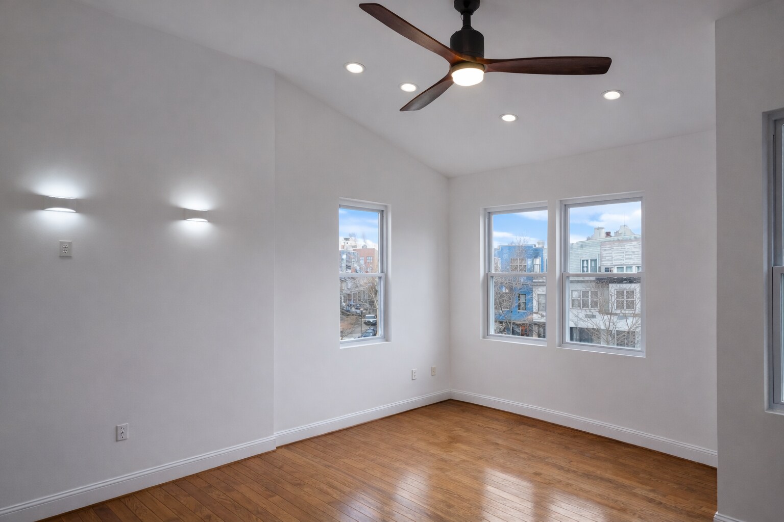 Building Photo - 1933 4th St NE