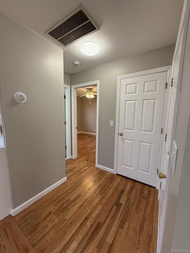 Building Photo - 85 Smithtown Blvd