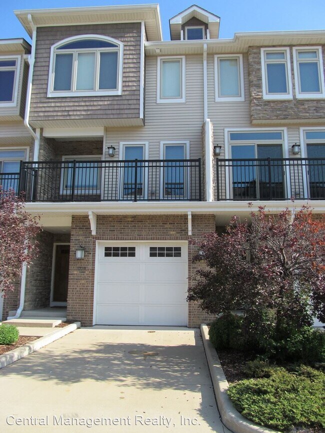 Primary Photo - 4 br, 4.5 bath House - 1729 Burdette St.