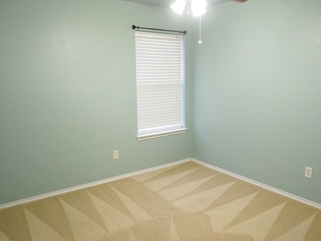 Building Photo - 511 Lone Star Park Ln