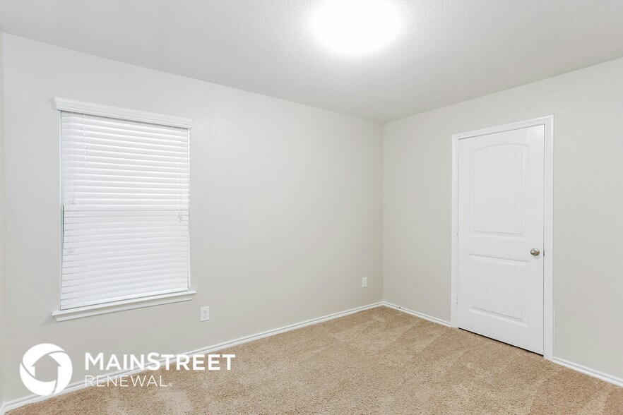 Building Photo - 1213 Basswood Ln