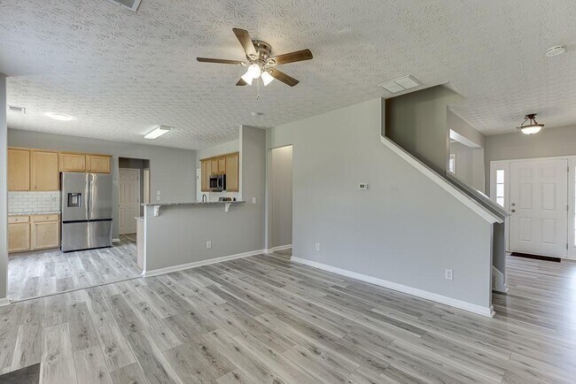 Building Photo - 678 Clairidge Elm Trail SW