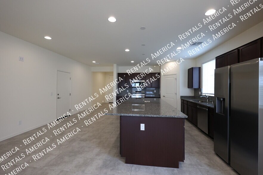 Building Photo - 1142 E Westwood Dr