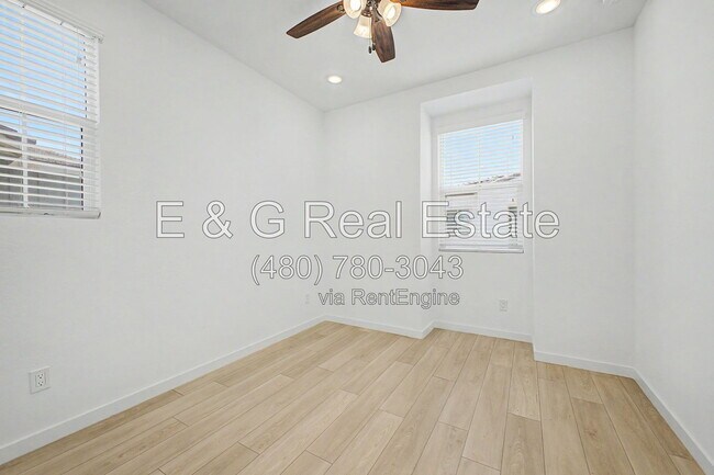 Building Photo - 2771 S Chippewa Dr
