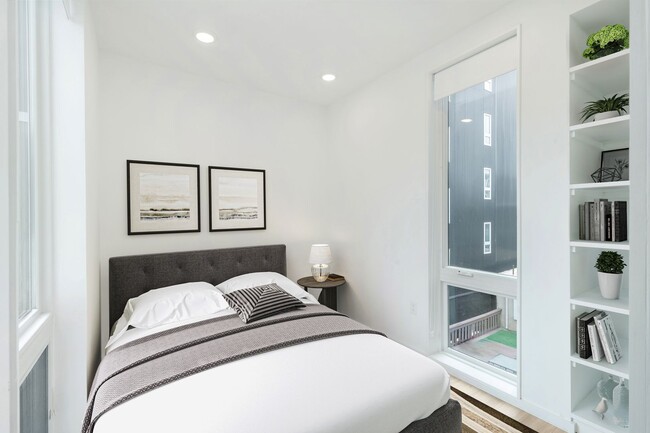 Building Photo - Signal House