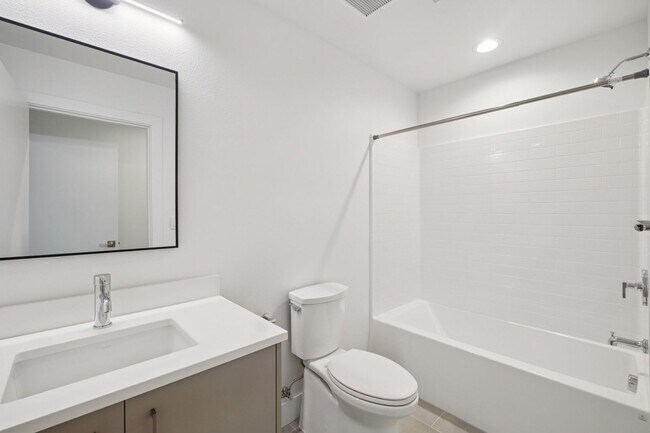 Interior Photo - 4920 SW Pacific Ave