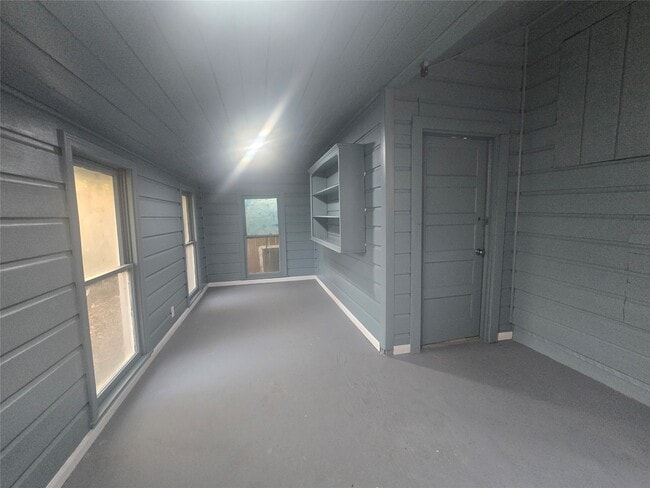 Building Photo - 1905 Oleander