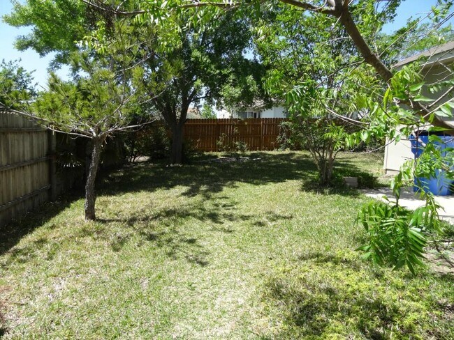 Building Photo - 21000 Godolophin Ct