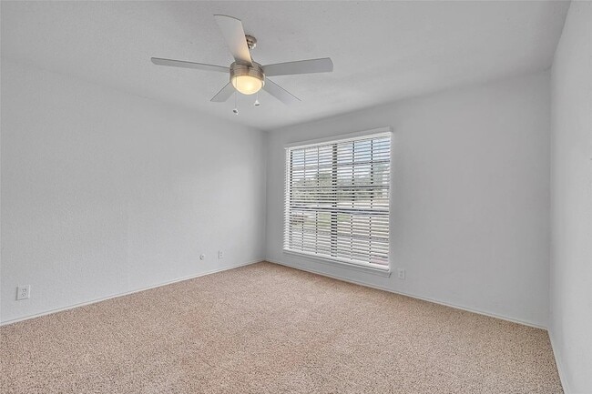 Building Photo - 6044 Stoneybrook Dr
