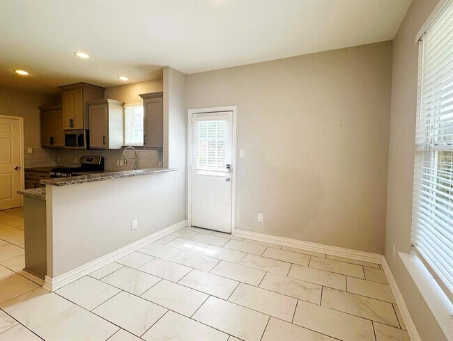Building Photo - 7638 Bronze Trail Dr