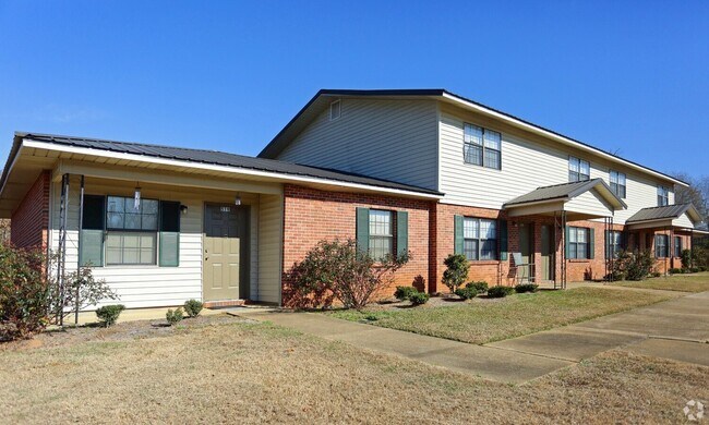 Primary Photo - 103 Pecan St
