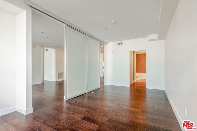 Building Photo - 1234 Wilshire Blvd