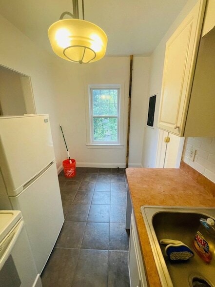 Building Photo - 420 Littleworth Ln