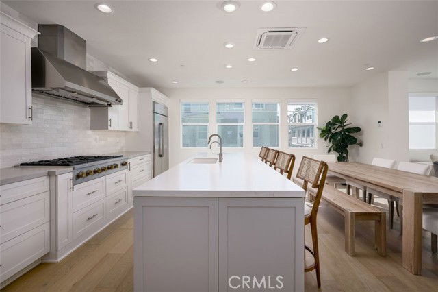 Building Photo - 2100 Cresta Dr