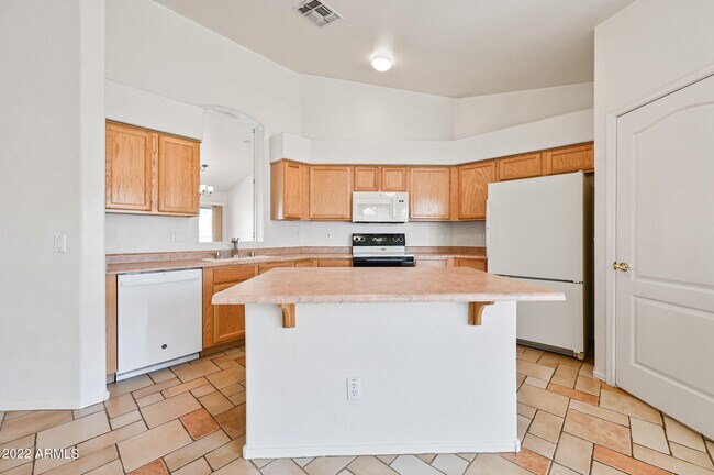 Building Photo - 5047 S Roosevelt St