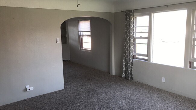Building Photo - Incredible Location In Caldwell