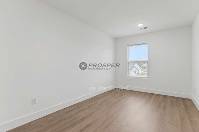 Building Photo - 4056 Parris Bridge Rd