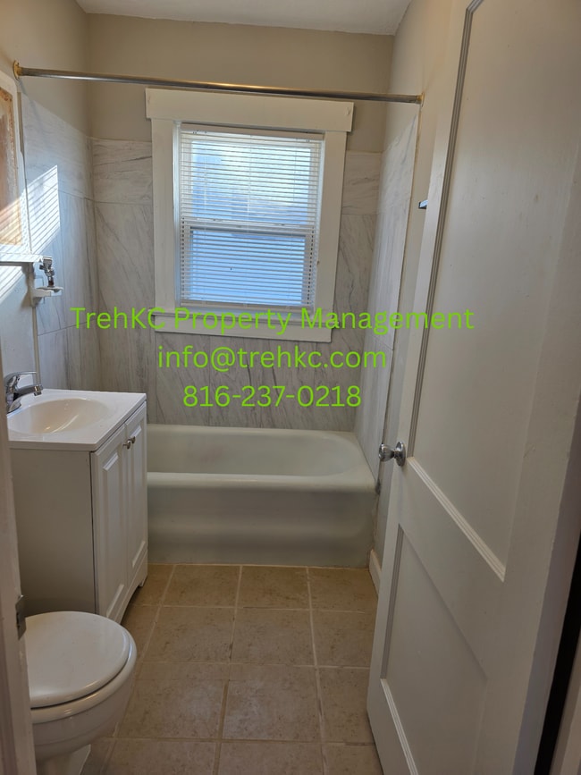 Building Photo - 5112 Olive St