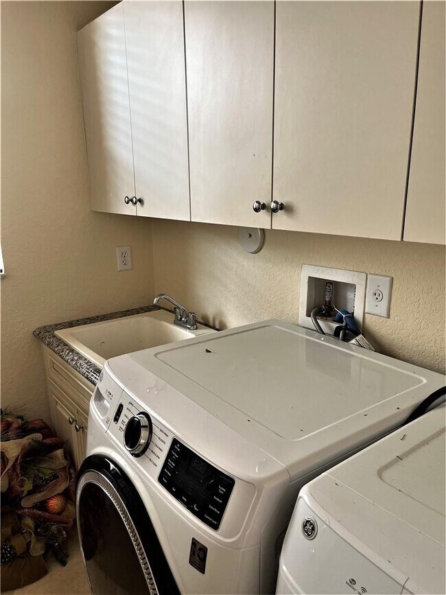 Building Photo - 17989 SW 54th St