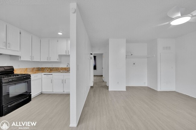 Building Photo - 9200 Harness St