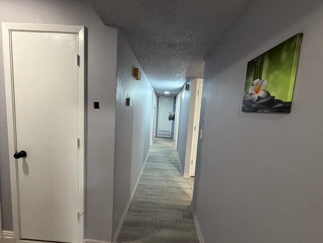 Building Photo - 110 Cimarron Ln